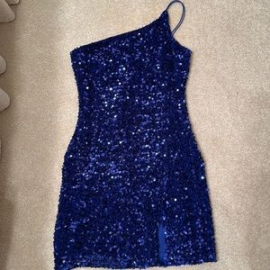 worn once in excellent condition